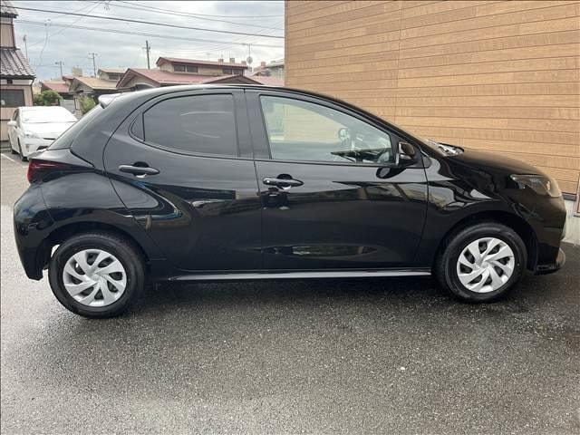 Toyota YARIS 2025 — фото автомобиля 1
