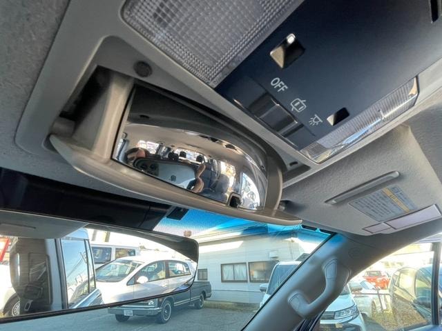 Toyota LAND CRUISER PRADO 2018 — фото автомобиля 1