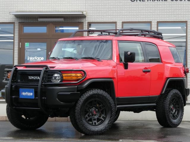 Toyota FJ CRUISER 2012 — фото автомобиля 1