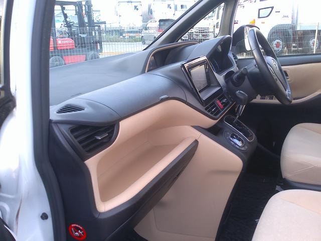 Toyota NOAH 2014 — фото автомобиля 1