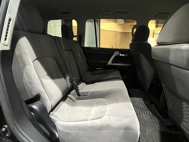 Toyota LAND CRUISER 2012 — фото автомобиля 1