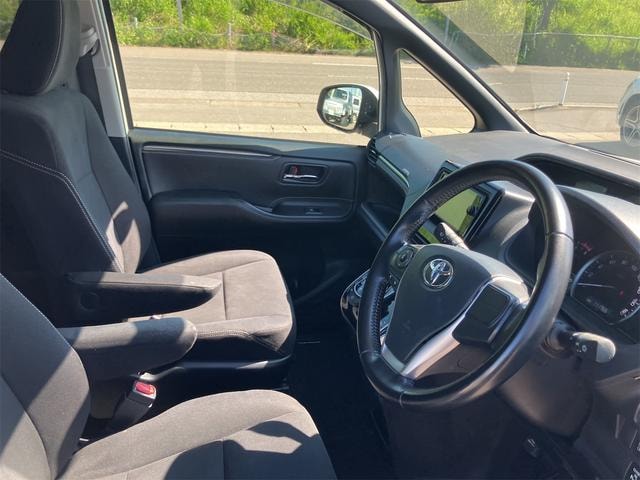 Toyota ESQUIRE 2015 — фото автомобиля 1