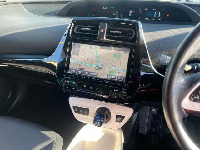 Toyota PRIUS 2015 — фото автомобиля 1