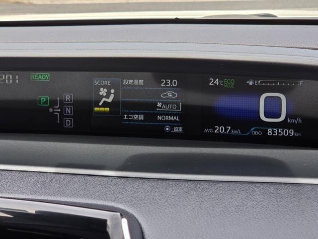 Toyota PRIUS 2017 — фото автомобиля 1