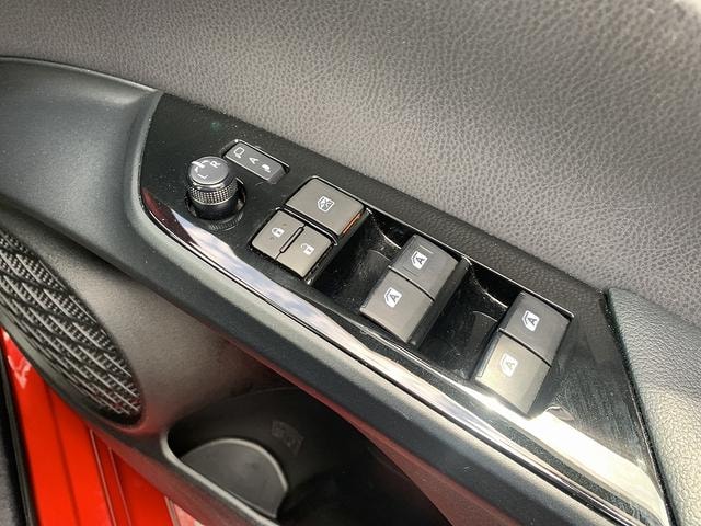 Toyota PRIUS 2017 — фото автомобиля 1