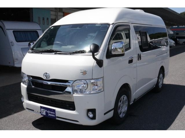 Toyota HIACE VAN 2022 — фото автомобиля 1