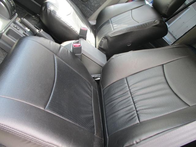 Toyota LAND CRUISER 70 2000 — фото автомобиля 1