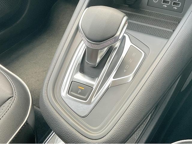 Renault CAPTUR 2022 — фото автомобиля 1