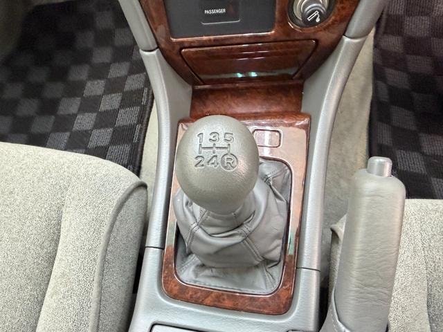 Toyota MARK II 2000 — фото автомобиля 1