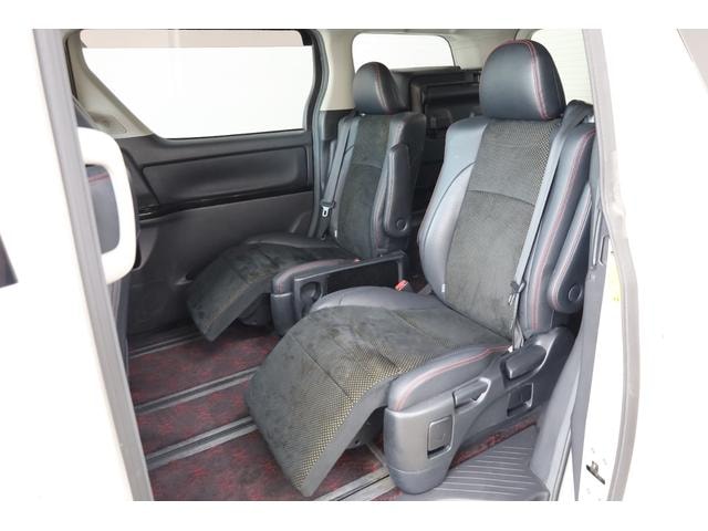 Toyota VELLFIRE 2014 — фото автомобиля 1