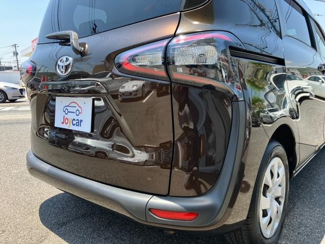 Toyota SIENTA 2015 — фото автомобиля 1