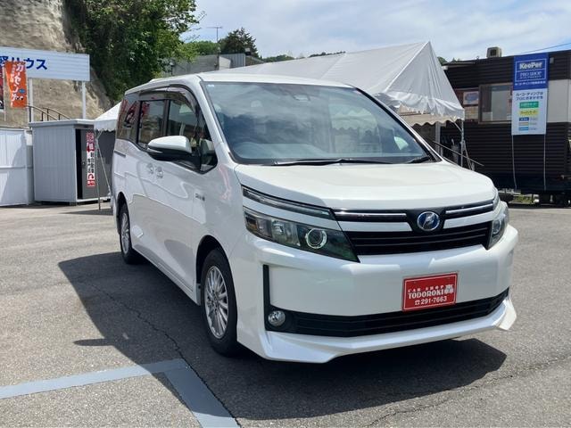 Toyota VOXY 2016 — фото автомобиля 1