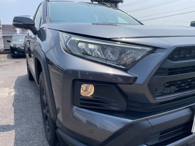 Toyota RAV4 2021 — фото автомобиля 1