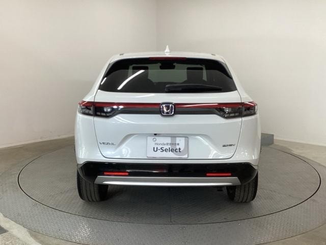 Honda VEZEL 2022 — фото автомобиля 1