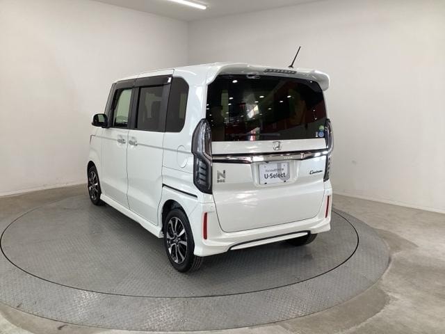 Honda N-BOX CUSTOM 2017 — фото автомобиля 1