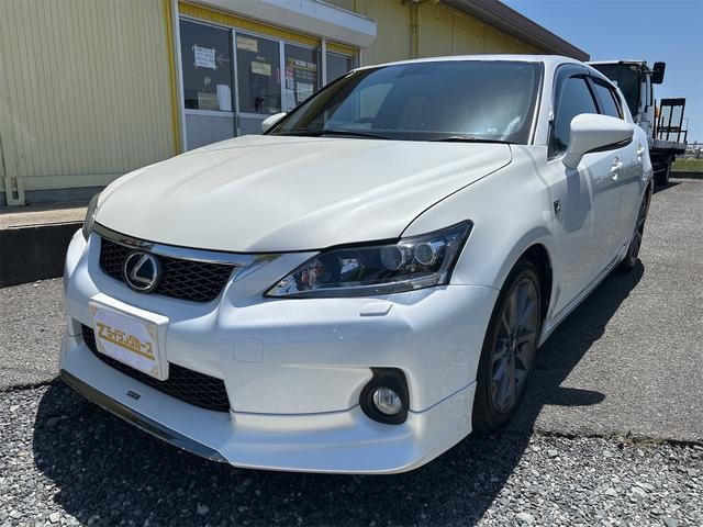 Lexus CT 2011 — фото автомобиля 1