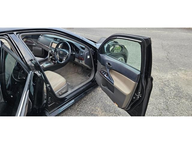 Toyota MARK X 2010 — фото автомобиля 1
