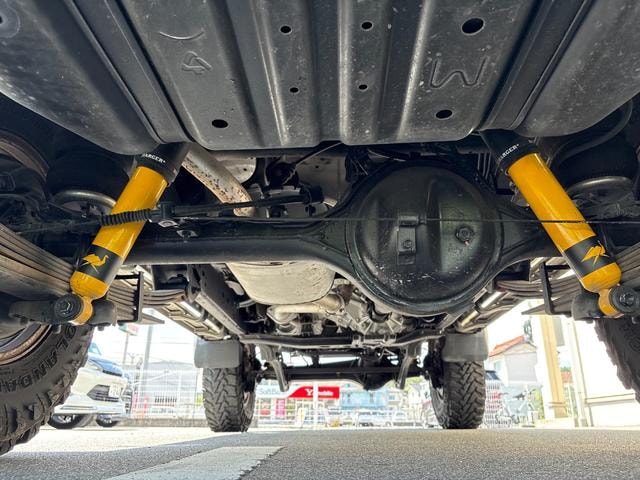 Toyota LAND CRUISER 70 2015 — фото автомобиля 1