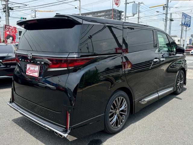 Toyota VELLFIRE 2026 — фото автомобиля 1