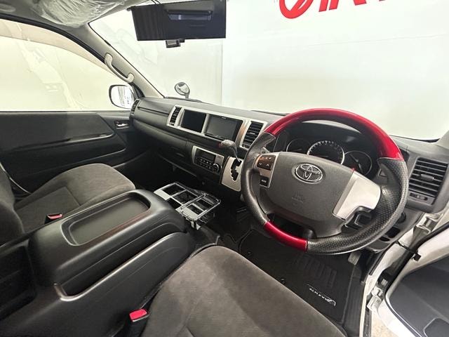 Toyota HIACE WAGON 2015 — фото автомобиля 1