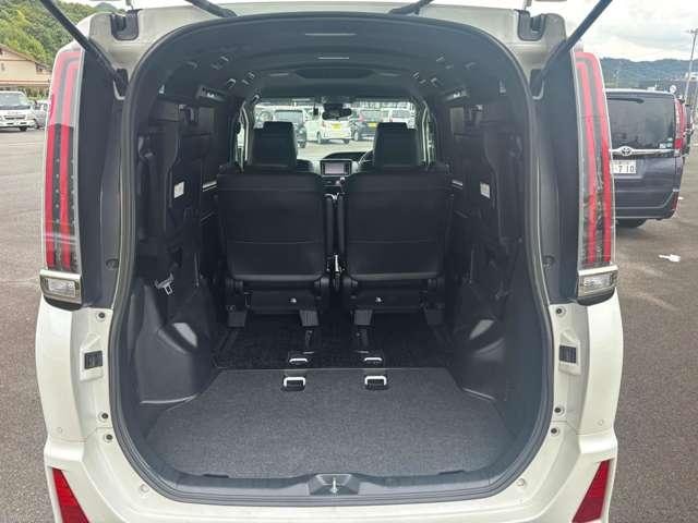 Toyota NOAH 2019 — фото автомобиля 1