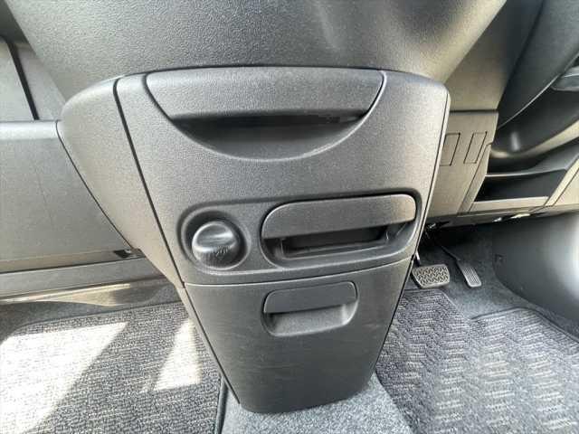 Toyota SIENTA 2015 — фото автомобиля 1