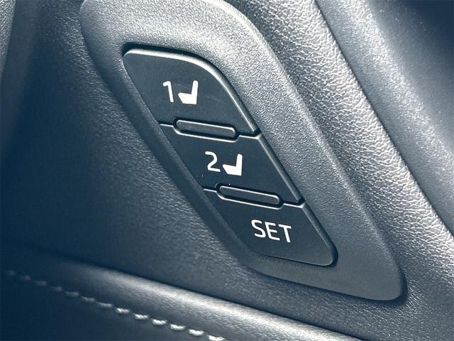 Toyota HARRIER HYBRID 2025 — фото автомобиля 1