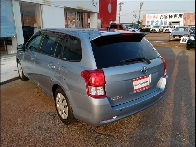 Toyota COROLLA FIELDER 2013 — фото автомобиля 1