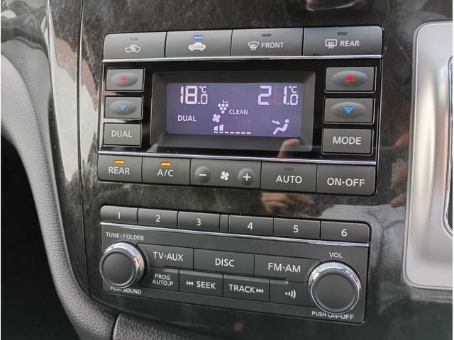 Nissan ELGRAND 2012 — фото автомобиля 1