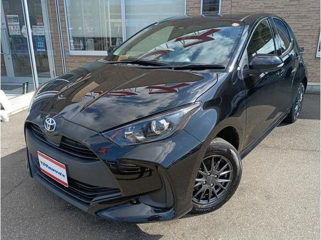 Toyota YARIS 2023 — фото автомобиля 1