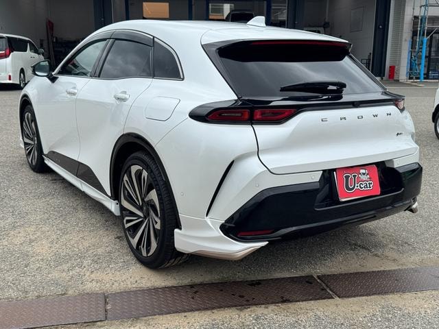 Toyota CROWN SPORT 2023 — фото автомобиля 1