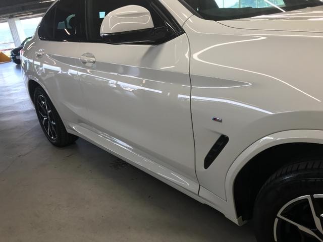 Bmw X4 2023 — фото автомобиля 1