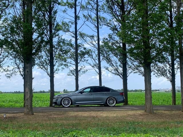 Bmw 5 SERIES 2017 — фото автомобиля 1