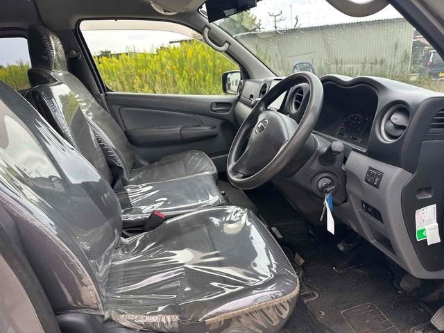 Nissan NV350CARAVAN VAN 2014 — фото автомобиля 1