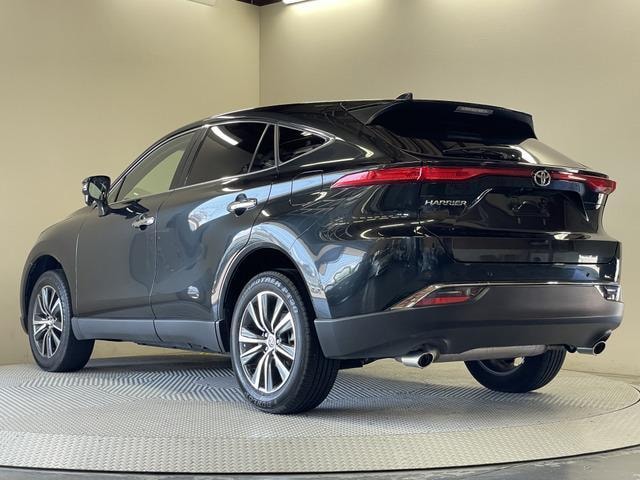 Toyota HARRIER 2023 — фото автомобиля 1