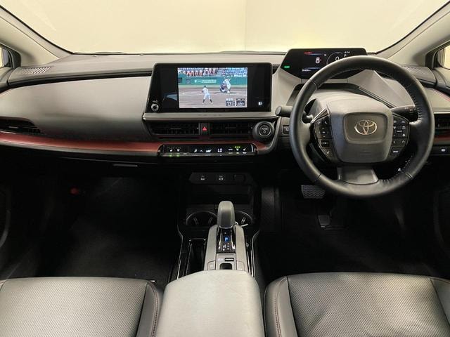 Toyota PRIUS 2023 — фото автомобиля 1