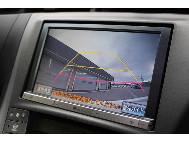 Toyota PRIUS 2012 — фото автомобиля 1