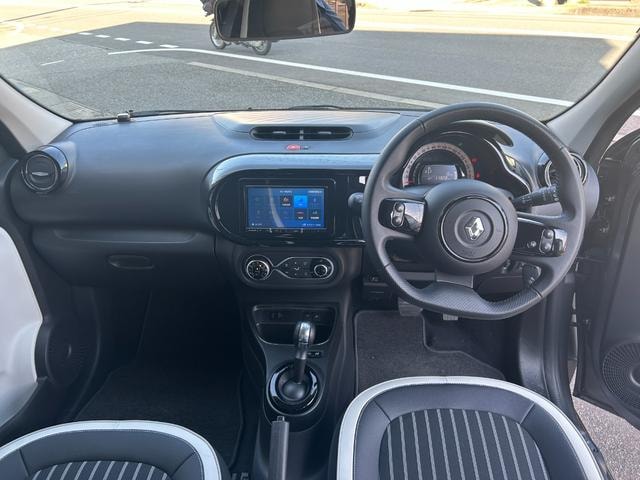 Renault TWINGO 2022 — фото автомобиля 1