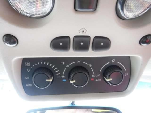 Gmc YUKON 2008 — фото автомобиля 1