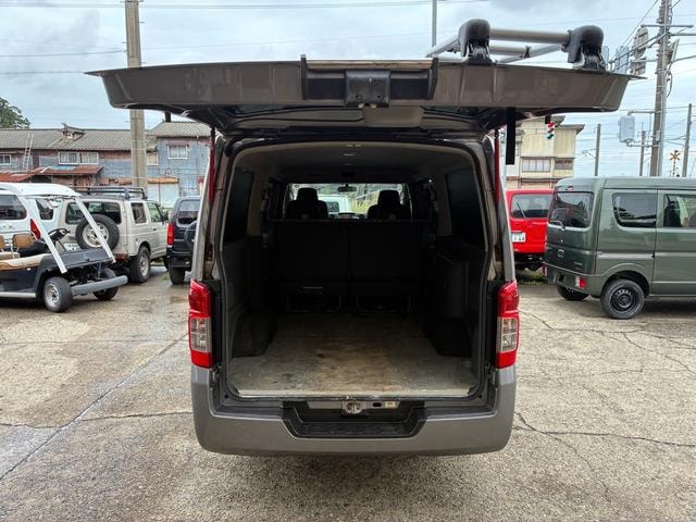 Nissan NV350CARAVAN VAN 2015 — фото автомобиля 1