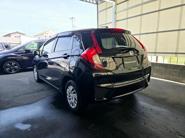 Honda FIT 2013 — фото автомобиля 1