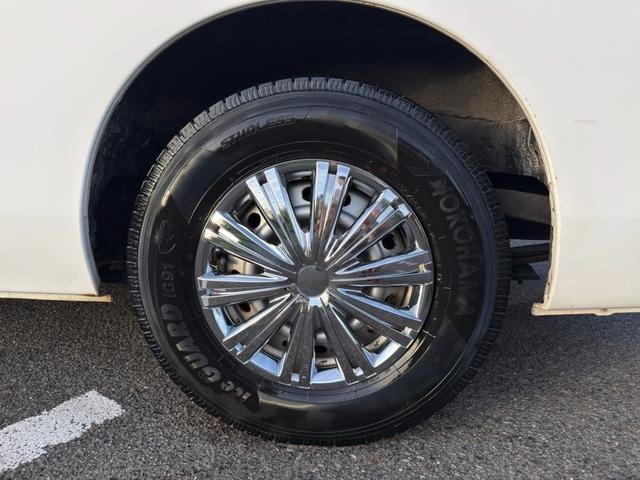 Nissan NV350CARAVAN VAN 2013 — фото автомобиля 1