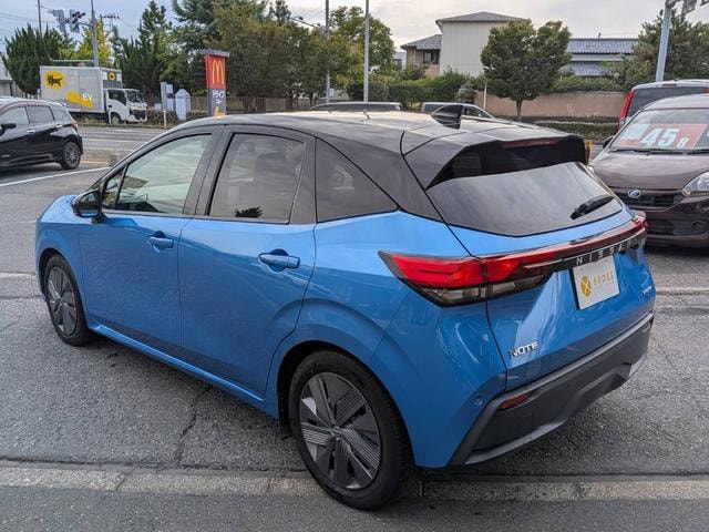 Nissan NOTE 2021 — фото автомобиля 1