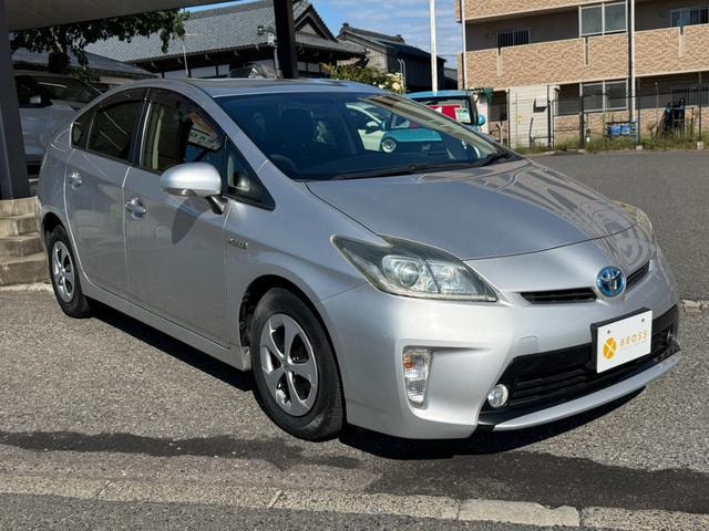 Toyota PRIUS 2013 — фото автомобиля 1