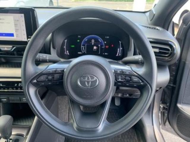 Toyota YARIS 2024 — фото автомобиля 1