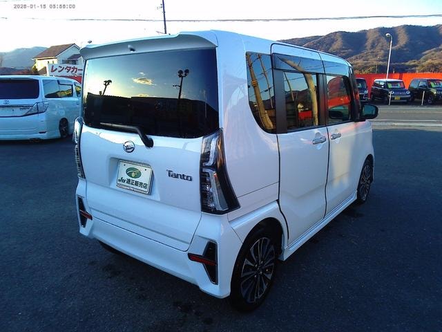 Daihatsu TANTO 2022 — фото автомобиля 1