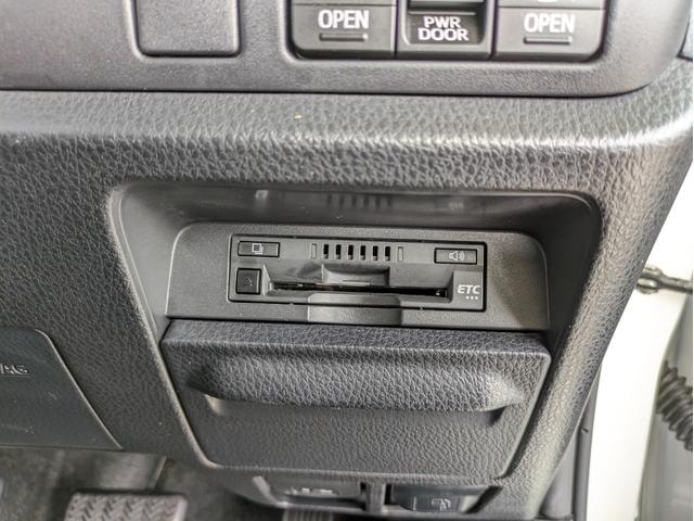 Toyota NOAH 2017 — фото автомобиля 1