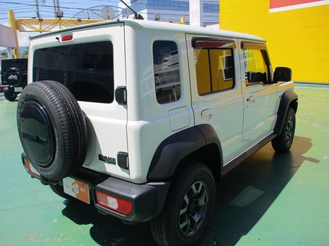 Suzuki JIMNY NOMADE 2026 — фото автомобиля 1