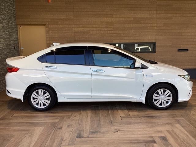 Honda GRACE 2018 — фото автомобиля 1