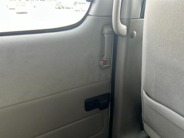 Toyota HIACE REGIUS 1999 — фото автомобиля 1
